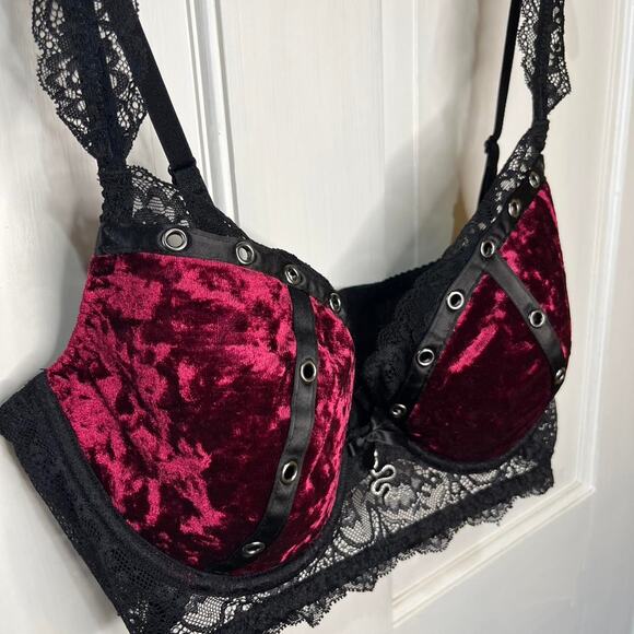 Burgundy velvet killstar bra - Picture 4 of 6